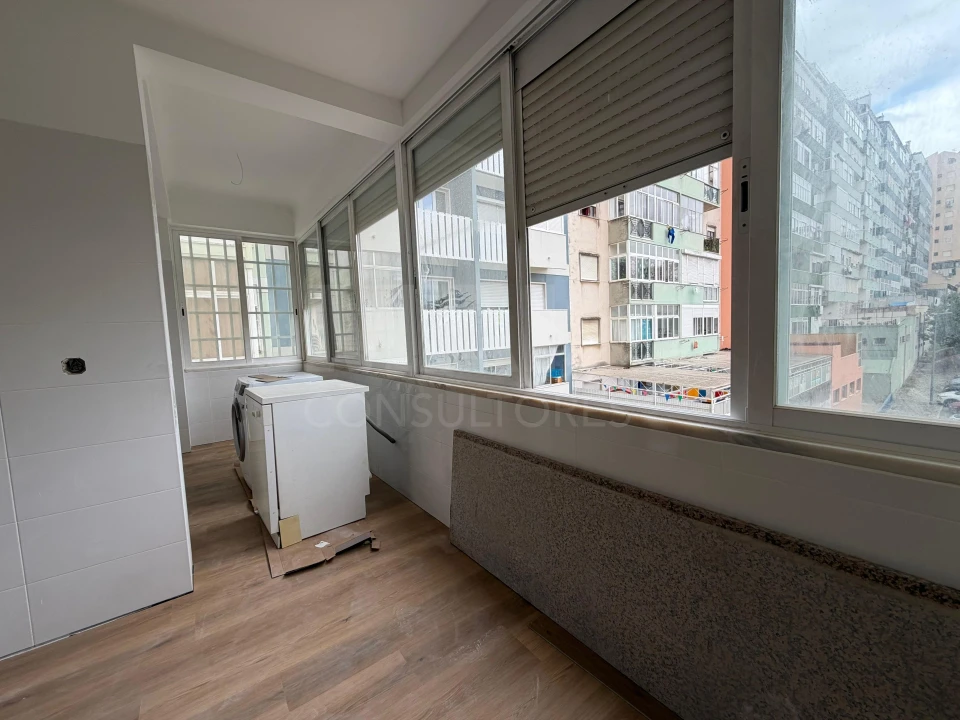 Apartamento T3 para Arrendamento em São Domingos de Benfica Foto 12