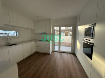 Moradia T3 para Venda em Fernao Ferro