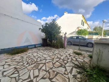 Moradia T3 para Venda em Azeitão (São Lourenço e São Simão)