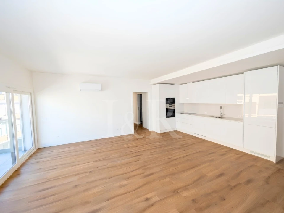 Apartamento T2 para Venda em Almada, Cova da Piedade, Pragal e Cacilhas Foto 1