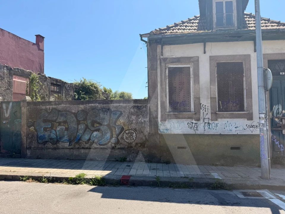 Terreno para Venda em Paranhos Foto 1