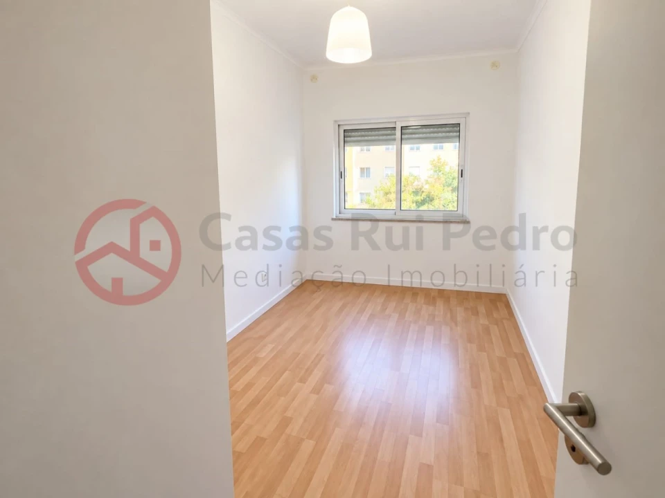 Apartamento T2 para Venda em Barreiro e Lavradio Foto 7
