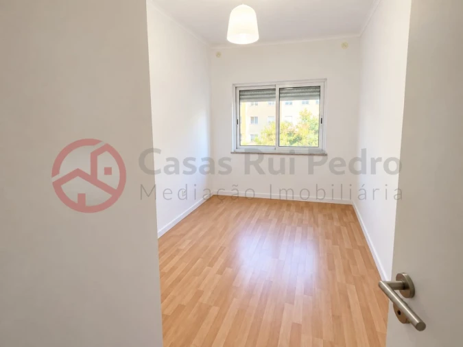 Apartamento T2 para Venda em Barreiro e Lavradio Foto 7
