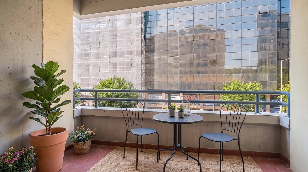 Apartamento T1 para Venda em Lordelo do Ouro e Massarelos Foto 31