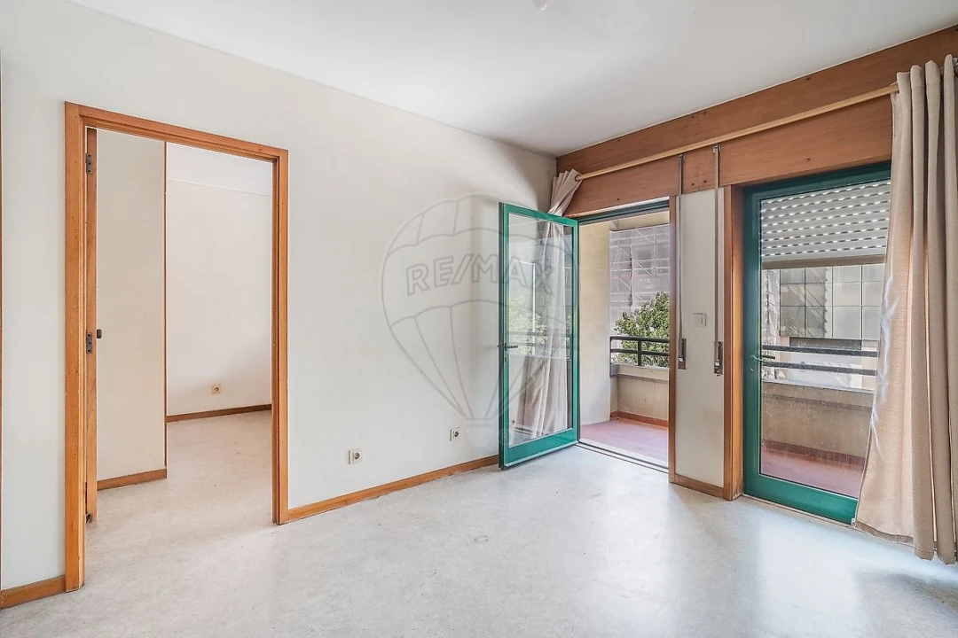 Apartamento T1 para Venda em Lordelo do Ouro e Massarelos Foto 3