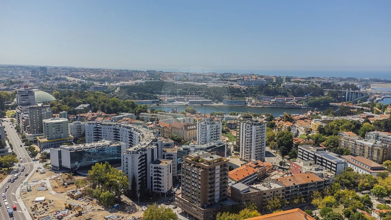 Apartamento T1 para Venda em Lordelo do Ouro e Massarelos Foto 17