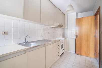 Apartamento T1 para Venda em Lordelo do Ouro e Massarelos