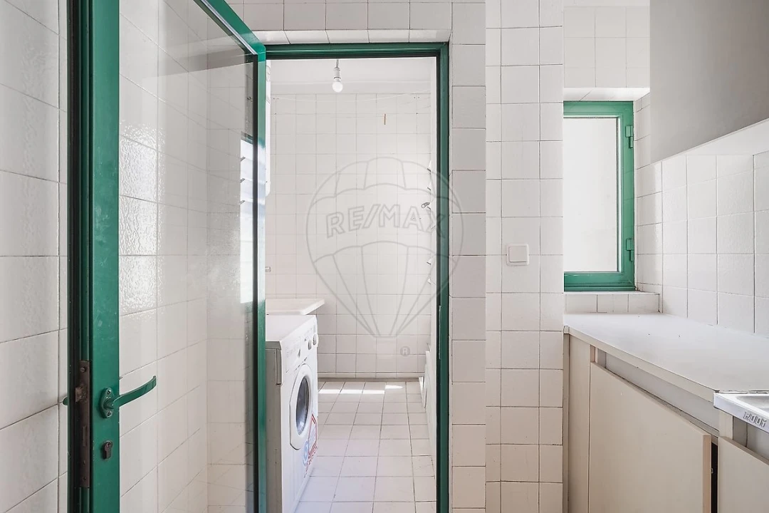 Apartamento T1 para Venda em Lordelo do Ouro e Massarelos Foto 10