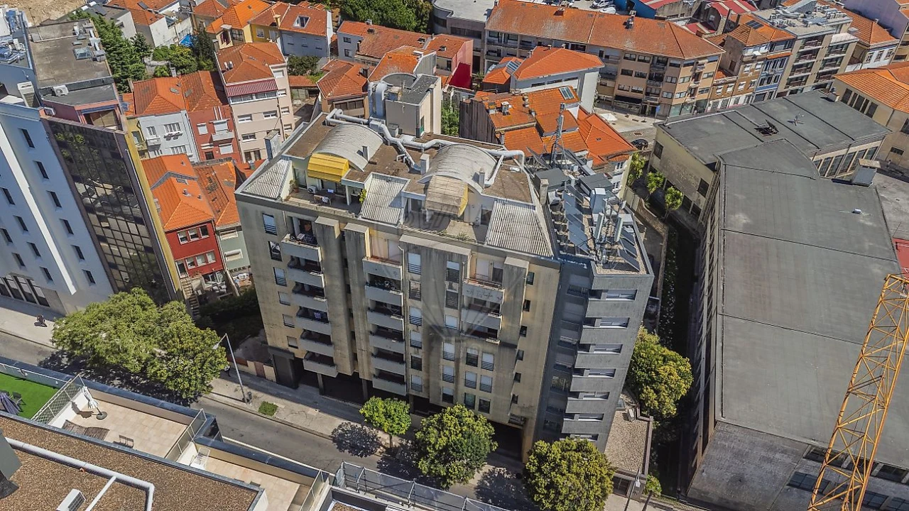 Apartamento T1 para Venda em Lordelo do Ouro e Massarelos Foto 21