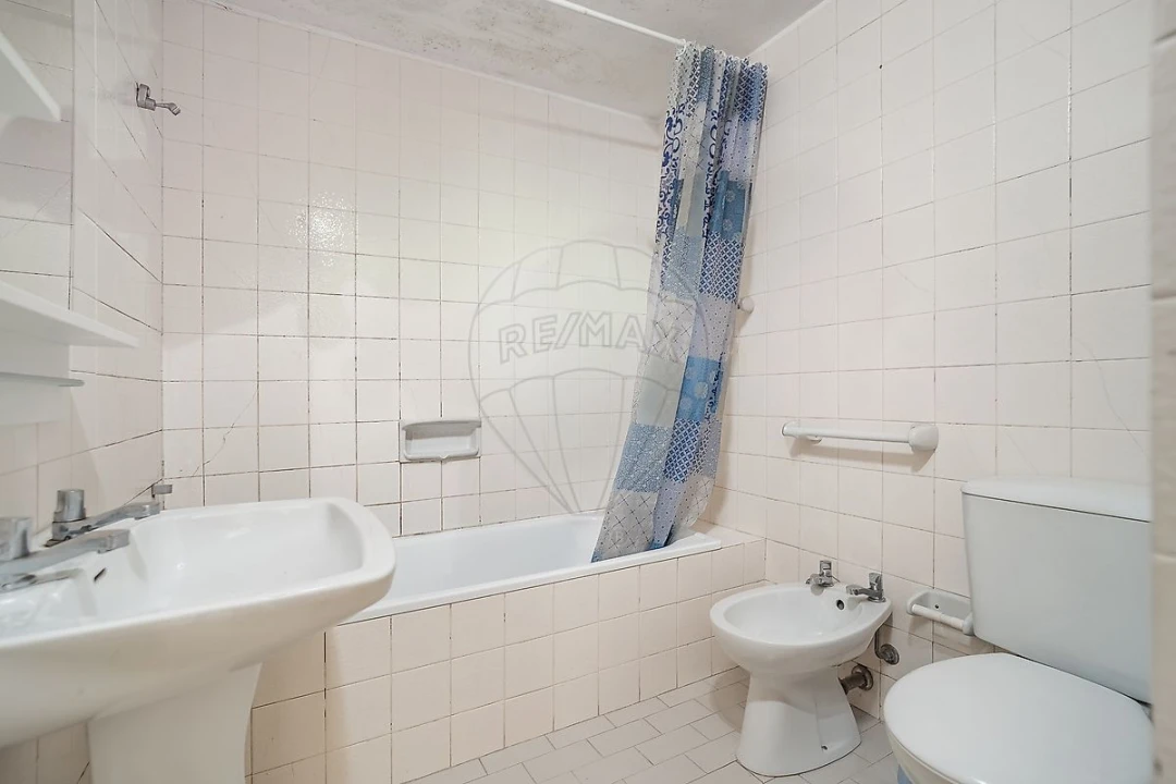 Apartamento T1 para Venda em Lordelo do Ouro e Massarelos Foto 13