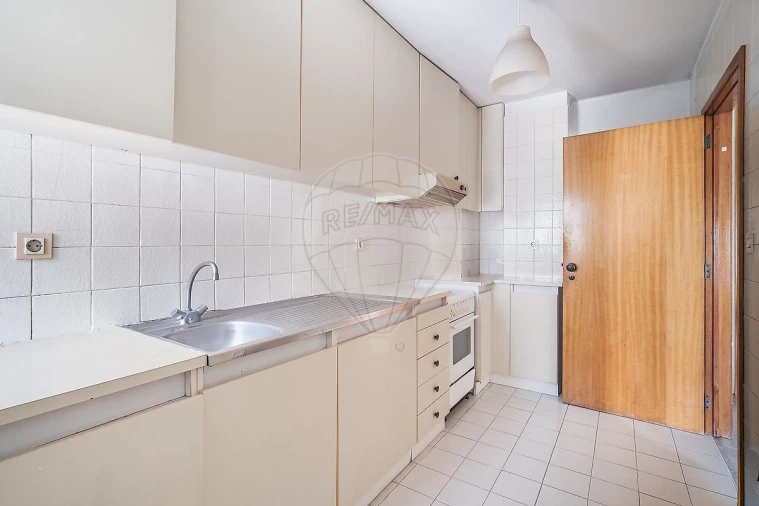 Apartamento T1 para Venda em Lordelo do Ouro e Massarelos Foto 11