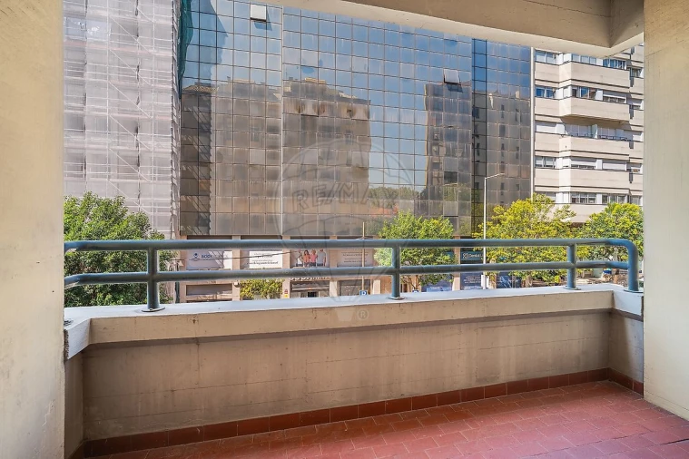 Apartamento T1 para Venda em Lordelo do Ouro e Massarelos Foto 5