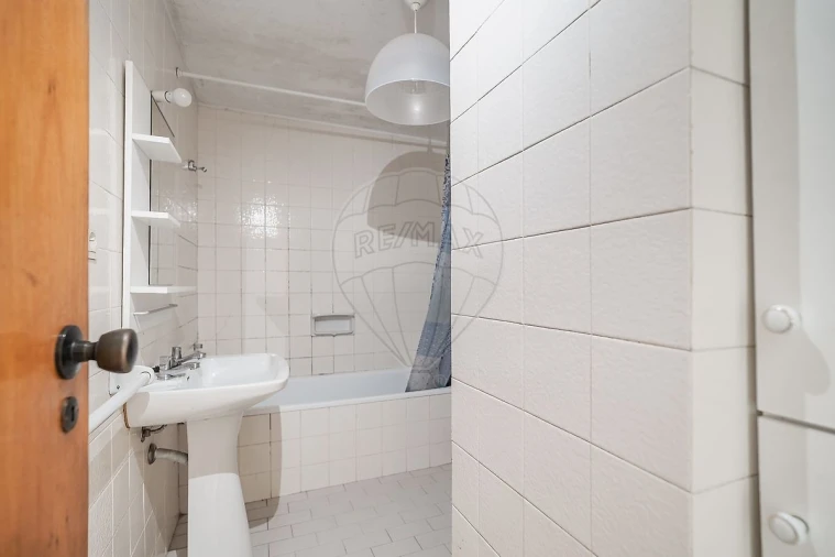 Apartamento T1 para Venda em Lordelo do Ouro e Massarelos Foto 14