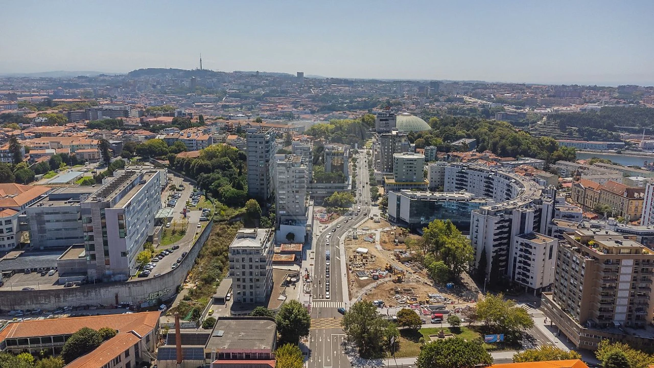 Apartamento T1 para Venda em Lordelo do Ouro e Massarelos Foto 16