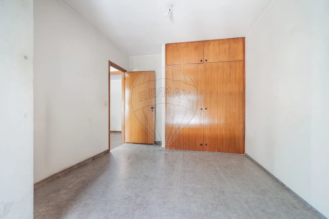 Apartamento T1 para Venda em Lordelo do Ouro e Massarelos Foto 12