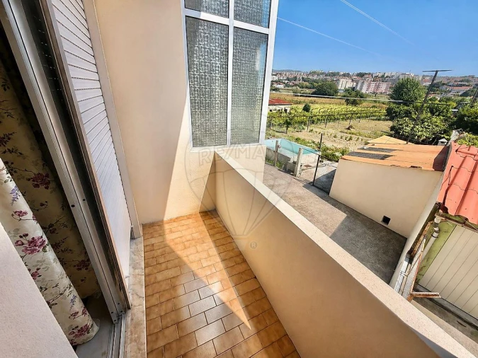 Apartamento T3 para Arrendamento em Fânzeres e São Pedro da Cova Foto 12