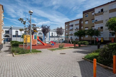 Apartamento T2 para Venda em Carregado e Cadafais