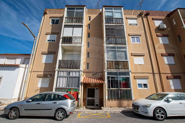 Apartamento T2 para Venda em Carregado e Cadafais Foto 2