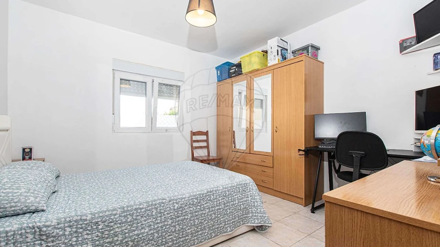 Apartamento T2 para Venda em Carregado e Cadafais