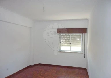 Apartamento T2 para Venda em Carregado e Cadafais