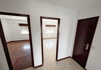 Apartamento T2 para Venda em Carregado e Cadafais