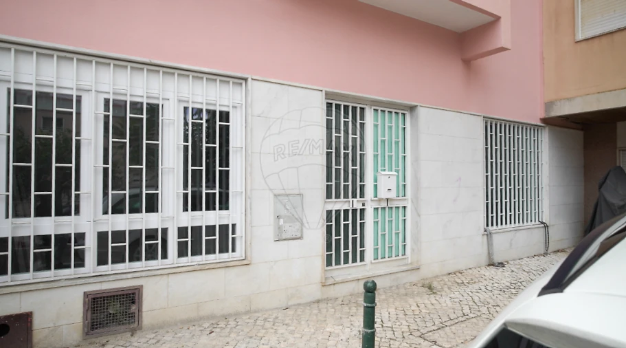 Loja para Venda em Cacém e São Marcos Foto 17