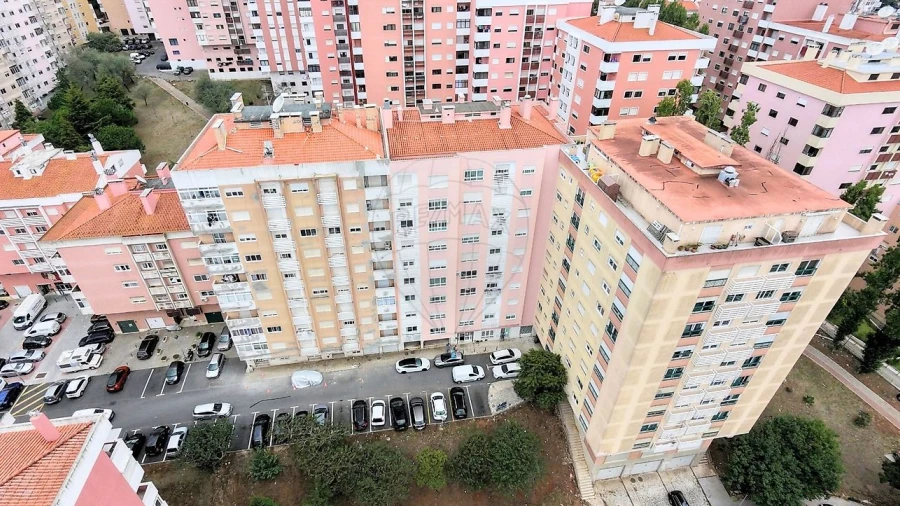 Loja para Venda em Cacém e São Marcos