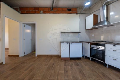 Moradia T2 para Venda em Azambujeira e Malaqueijo