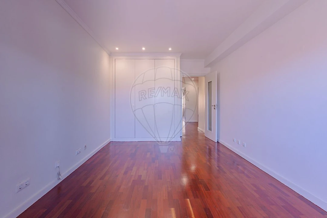 Apartamento T3 para Venda em Cidade da Maia Foto 26