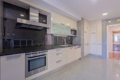 Apartamento T3 para Venda em Cidade da Maia