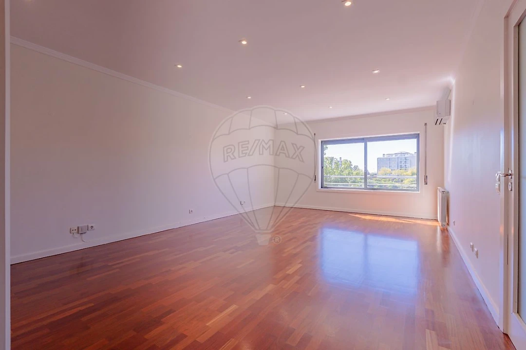 Apartamento T3 para Venda em Cidade da Maia Foto 10