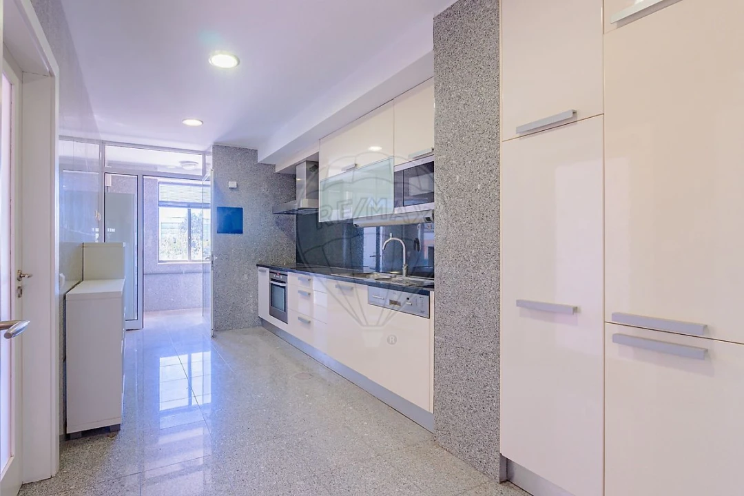Apartamento T3 para Venda em Cidade da Maia Foto 31