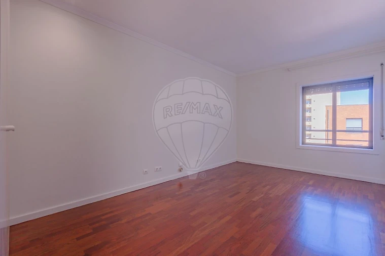 Apartamento T3 para Venda em Cidade da Maia Foto 27