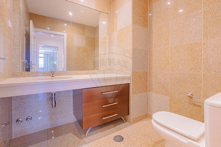 Apartamento T3 para Venda em Cidade da Maia Foto 13
