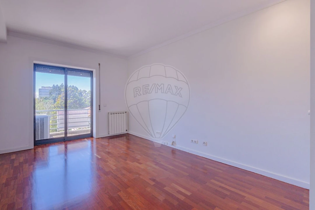 Apartamento T3 para Venda em Cidade da Maia Foto 24