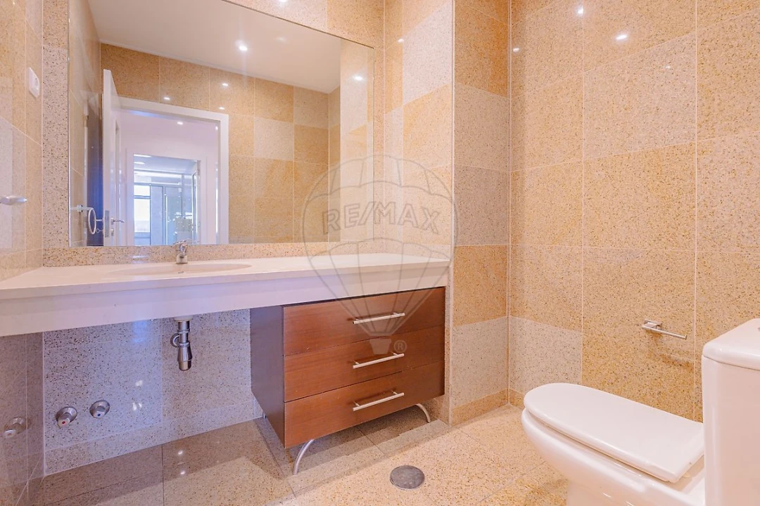 Apartamento T3 para Venda em Cidade da Maia Foto 13