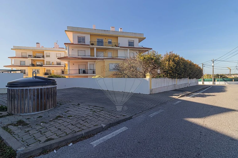 Apartamento T3 para Arrendamento em Ericeira Foto 40