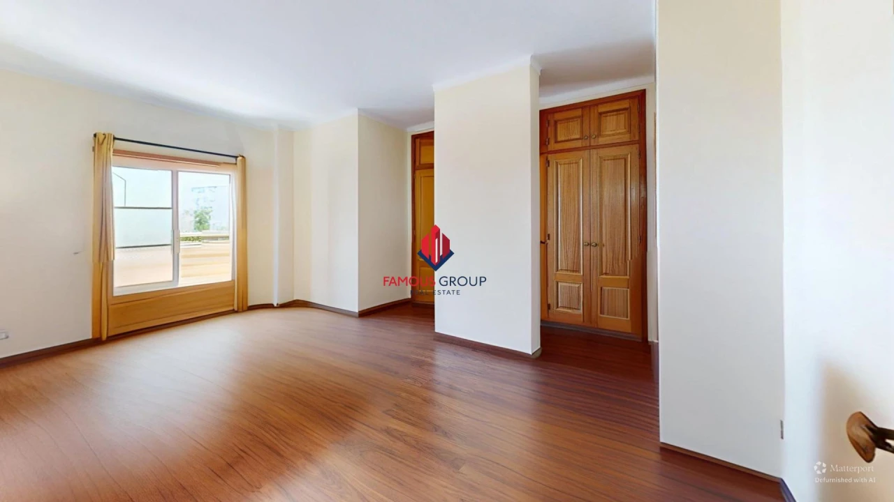 Apartamento T2 para Venda em Portimão Foto 9