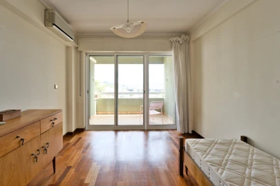 Apartamento T2 para Venda em Oeiras e São Julião da Barra, Paço de Arcos e Caxias