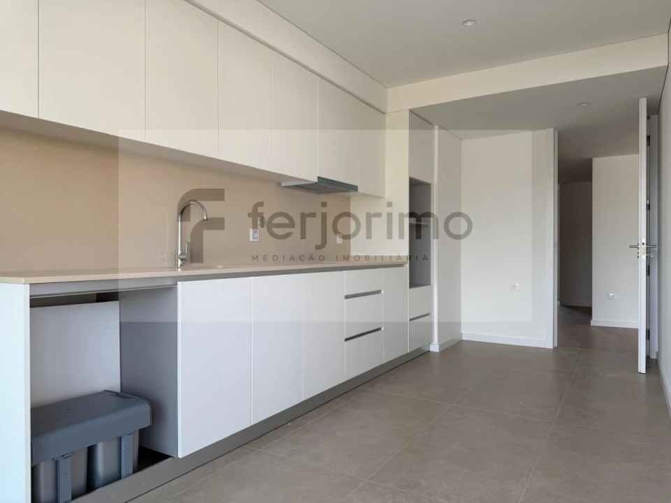 Apartamento T3 para Venda em Urgezes Foto 3