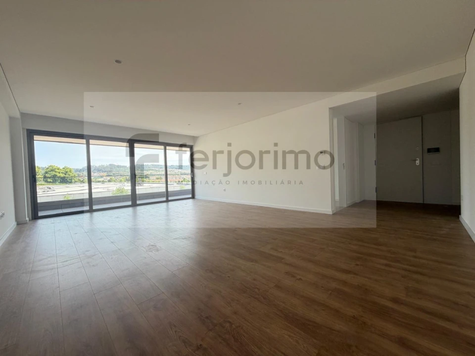 Apartamento T3 para Venda em Urgezes Foto 4