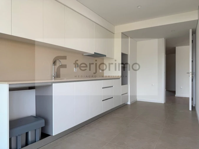 Apartamento T3 para Venda em Urgezes Foto 3