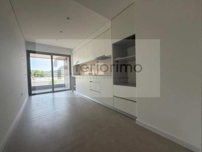 Apartamento T3 para Venda em Urgezes Foto 2