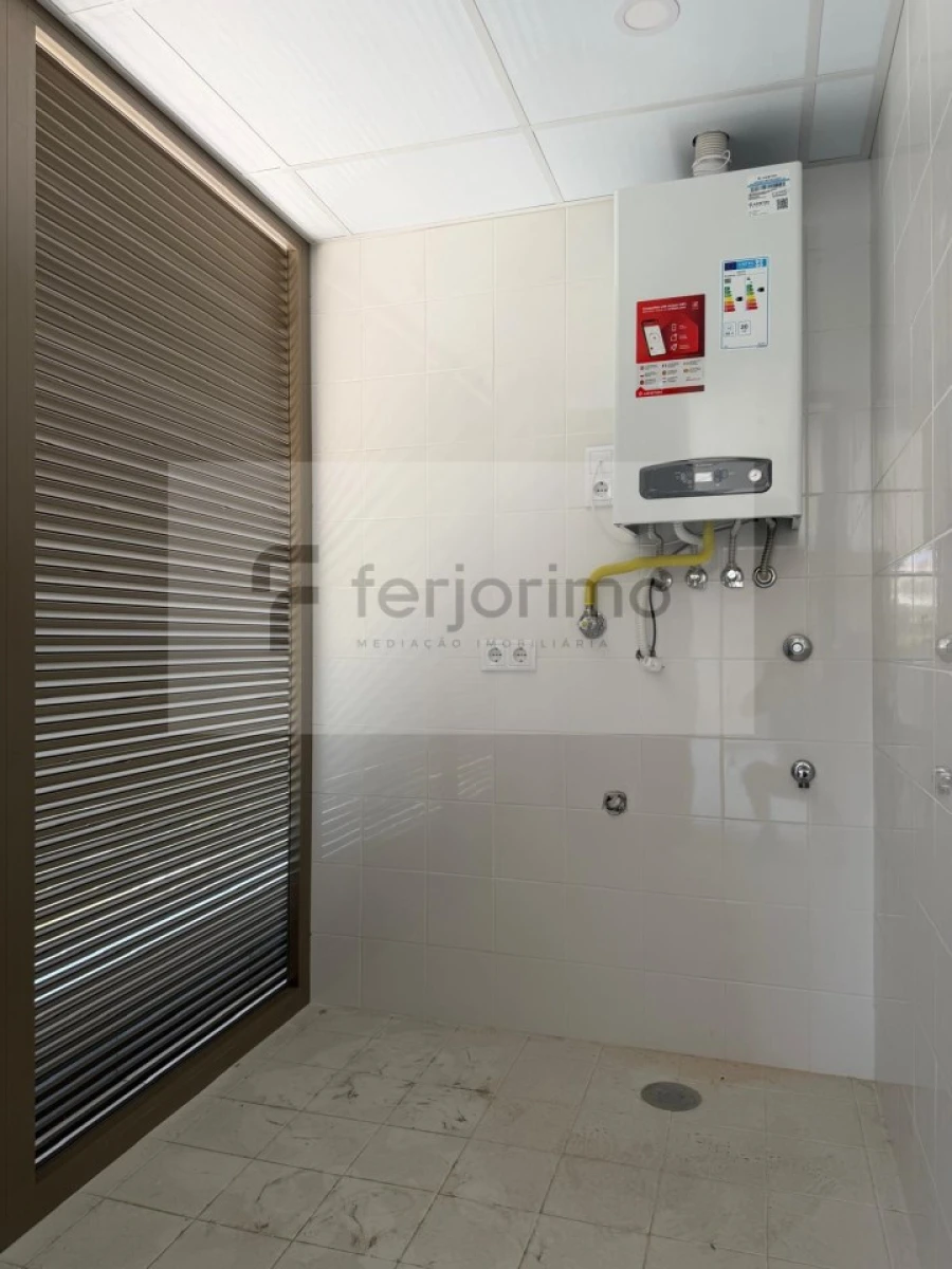 Apartamento T3 para Venda em Urgezes Foto 15