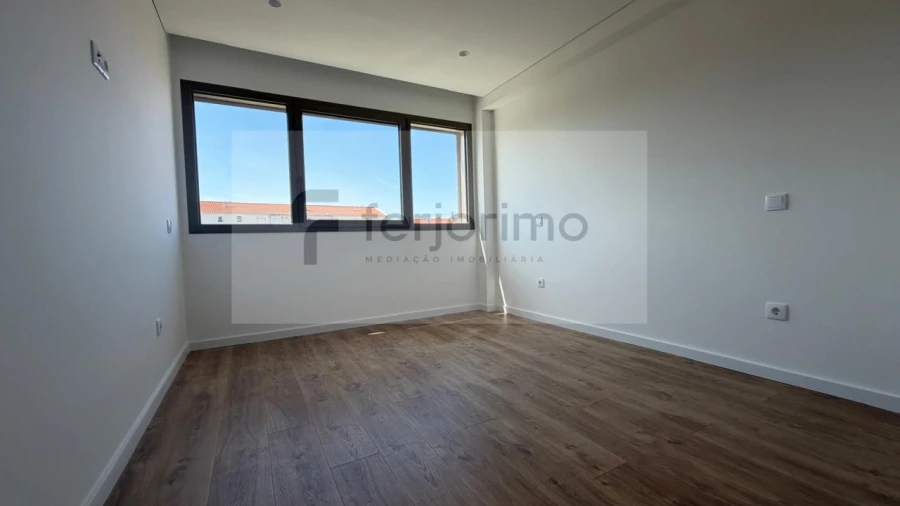 Apartamento T3 para Venda em Urgezes Foto 13