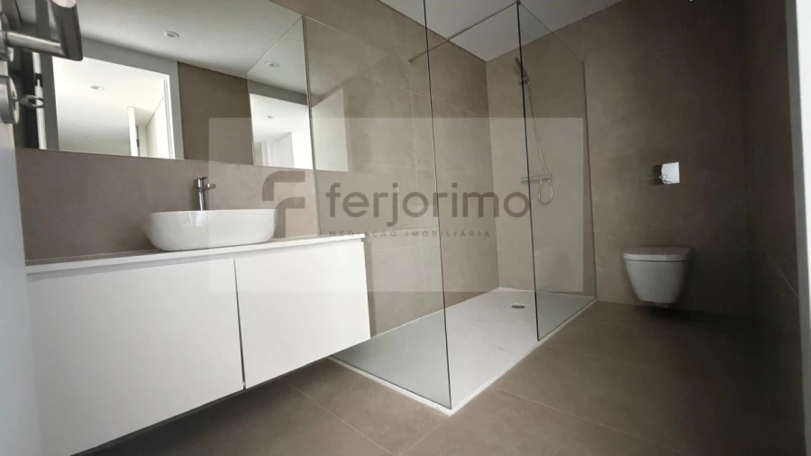 Apartamento T3 para Venda em Urgezes Foto 14