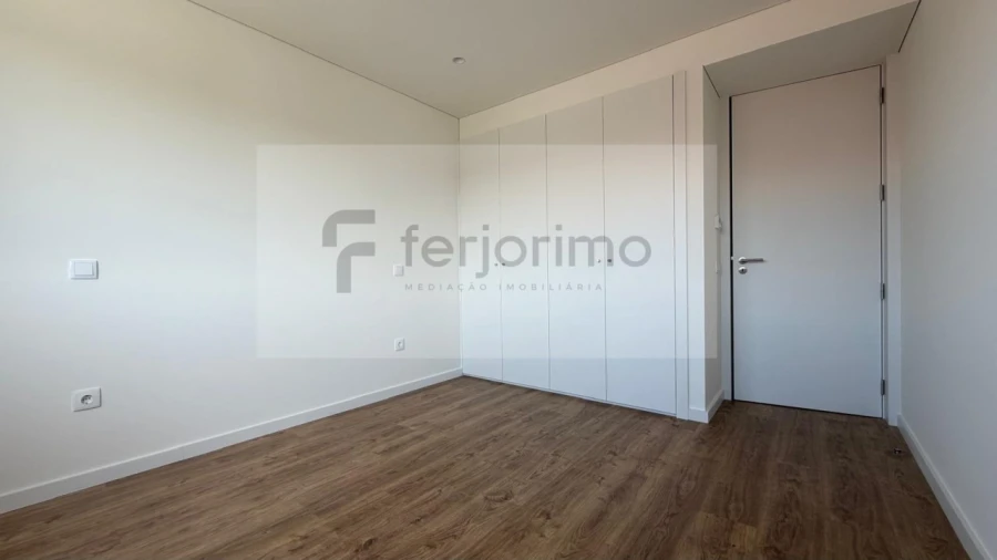 Apartamento T3 para Venda em Urgezes Foto 6