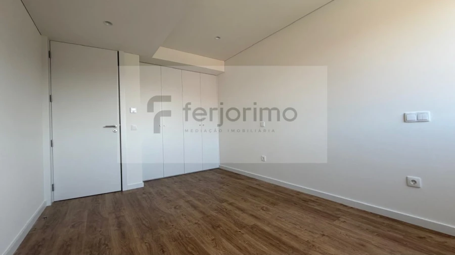 Apartamento T3 para Venda em Urgezes Foto 10