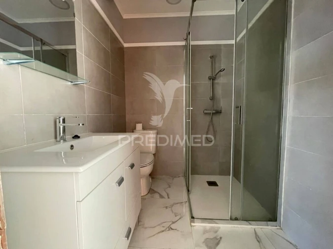 Apartamento T1 para Venda em Corroios Foto 8