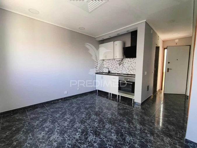 Apartamento T1 para Venda em Corroios Foto 2